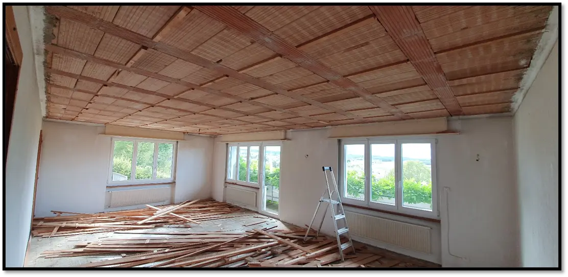 Salon pendant les travaux de rénovation